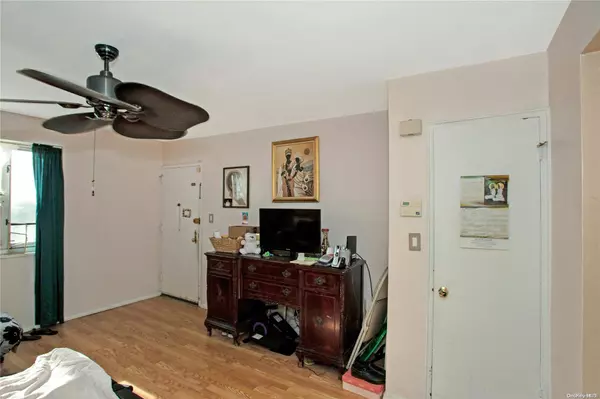 Queens Village, NY 11427,226-02 Manor Road #7-1