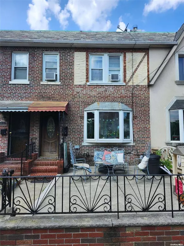 53-50 66th ST, Maspeth, NY 11378