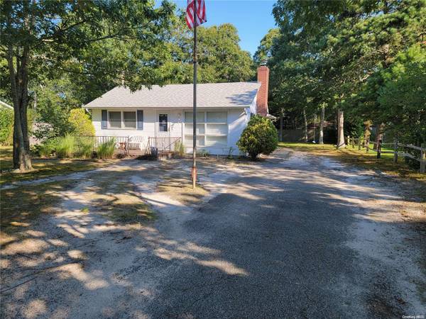 Hampton Bays, NY 11946,55 Kyle RD