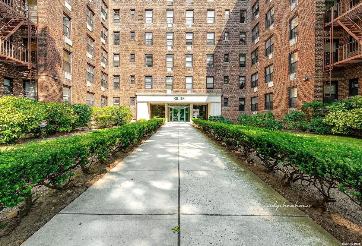 Oakland Gardens, NY 11364,80-35 Springfield BLVD #3J