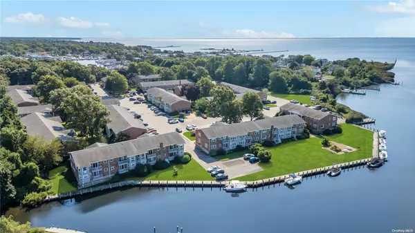 Patchogue, NY 11772,41 Fairharbor DR #41