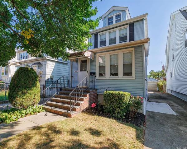 88-21 216th ST,  Queens Village,  NY 11427