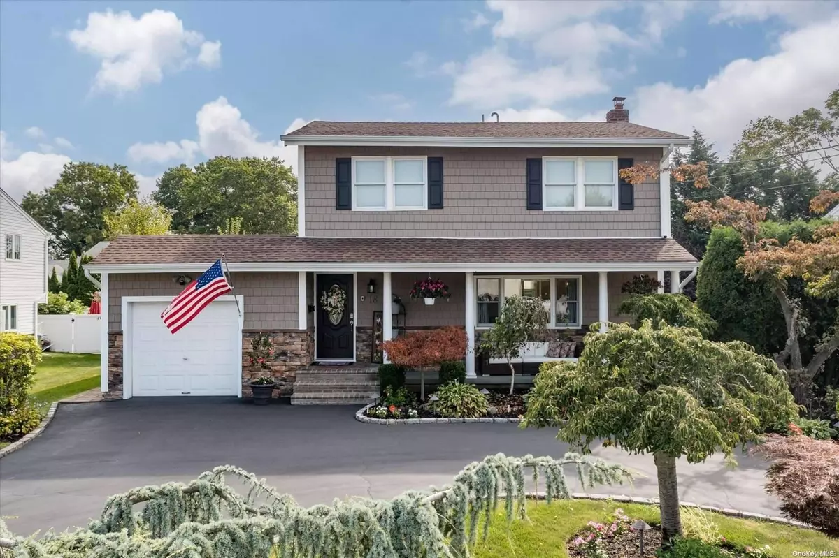 Massapequa, NY 11758,18 Rockaway Pl