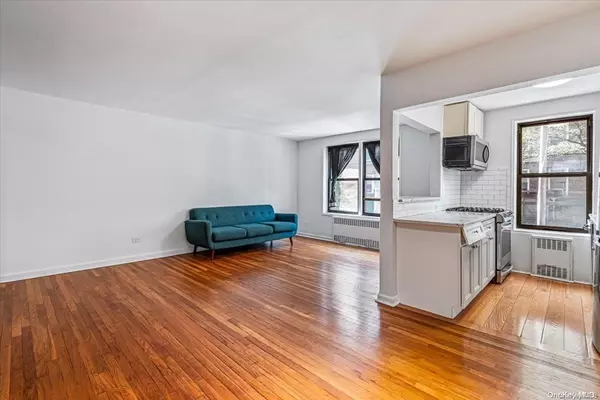 Jackson Heights, NY 11372,90-11 35 AVE #1D