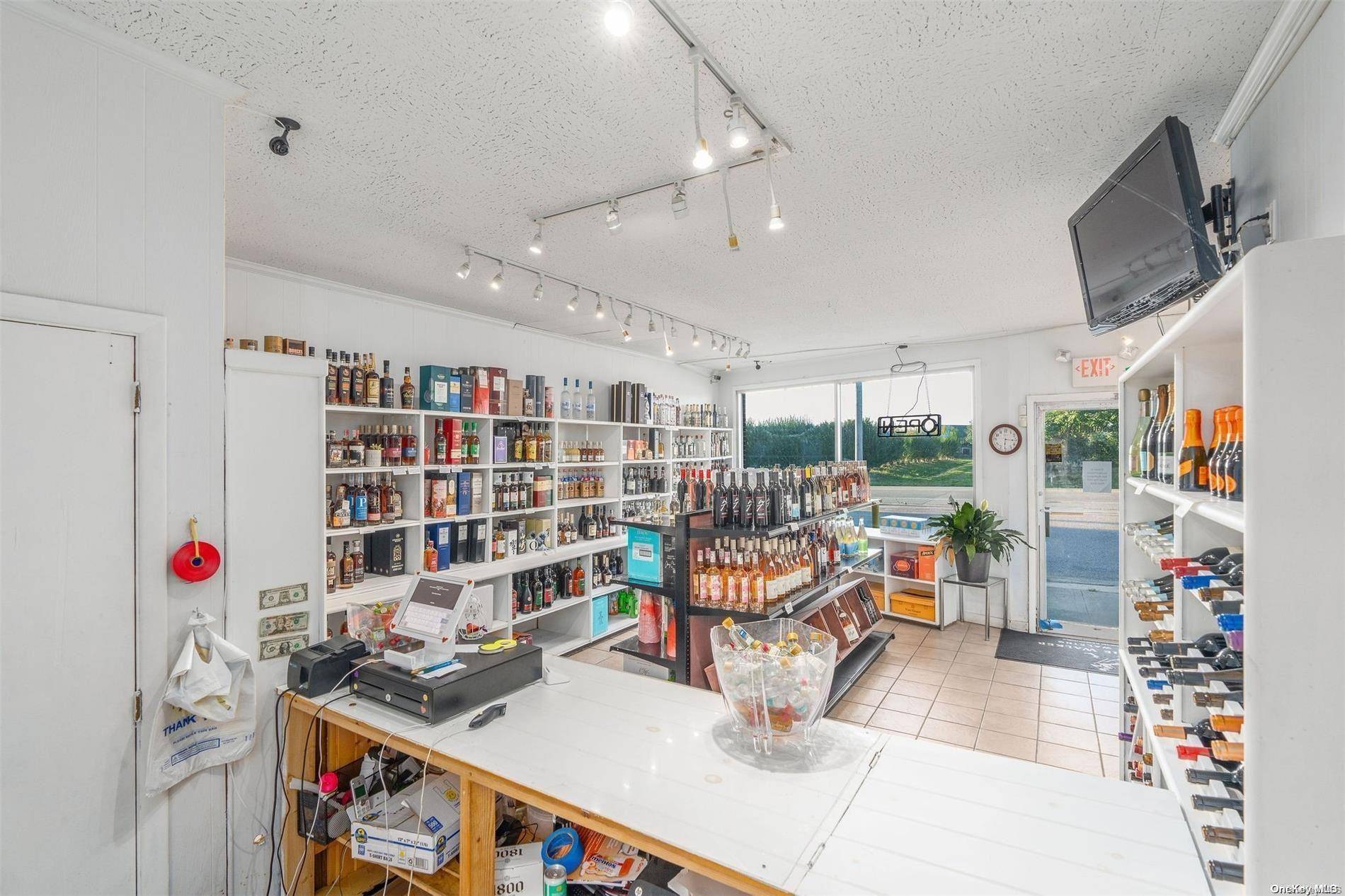 Riverhead, NY 11901,5087 Sound AVE