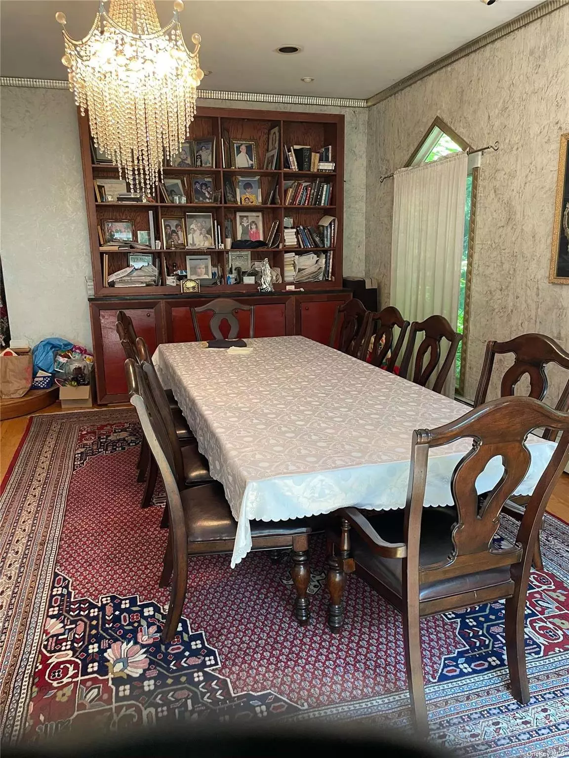Great Neck, NY 11023,5 Devonshire LN