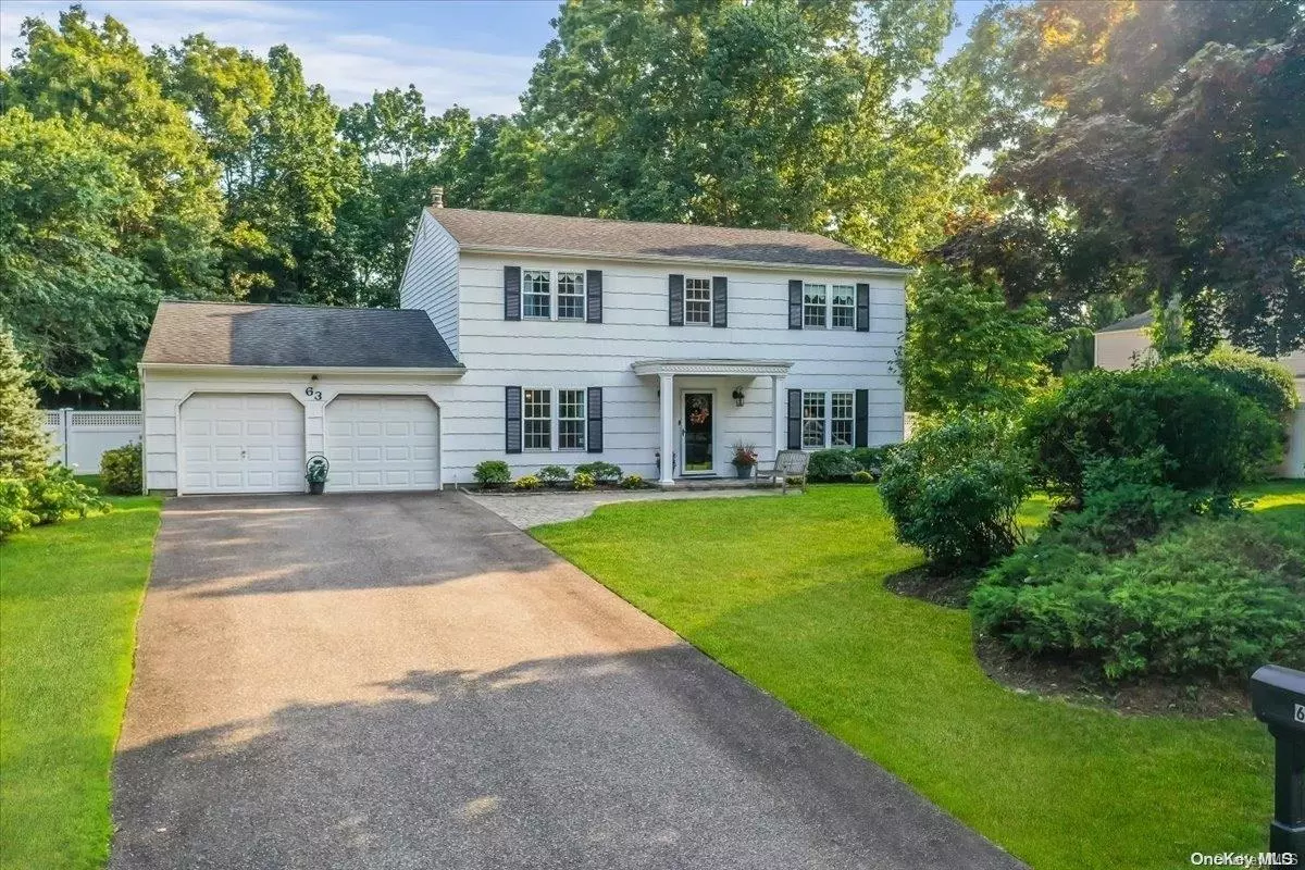 Smithtown, NY 11787,63 Leslie LN