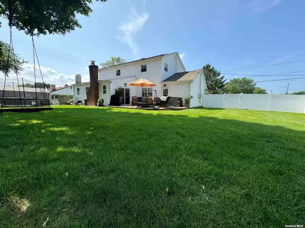 South Setauket, NY 11720,47 Bellwood AVE