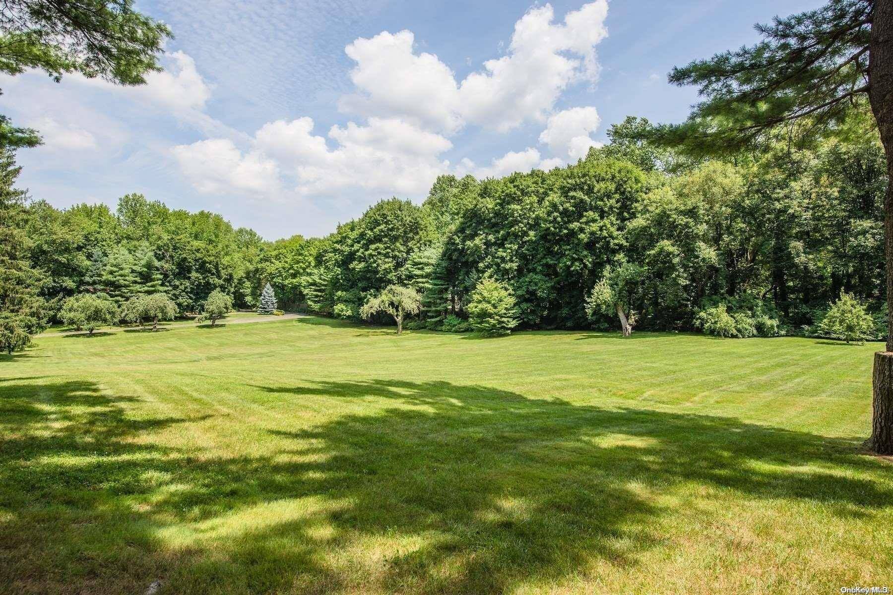 Locust Valley, NY 11560,253 Lattingtown RD