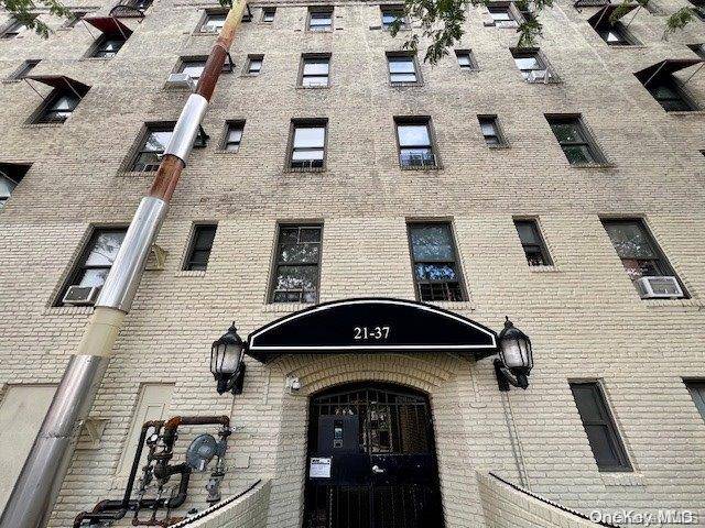 21-37 33rd ST #3E, Astoria, NY 11105