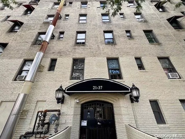 Astoria, NY 11105,21-37 33rd ST #3E