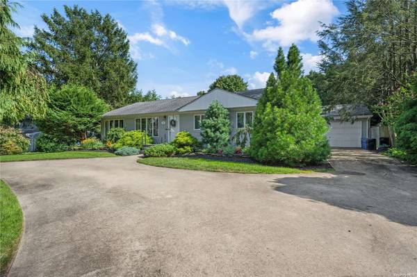 East Northport, NY 11731,19 Ketay DR