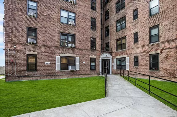 Flushing, NY 11354,144-58 Sanford AVE #54