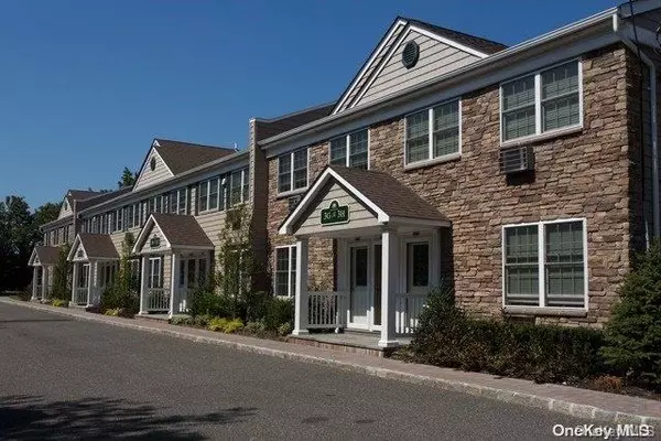 Lake Grove, NY 11755,184 Hallock RD #3E2