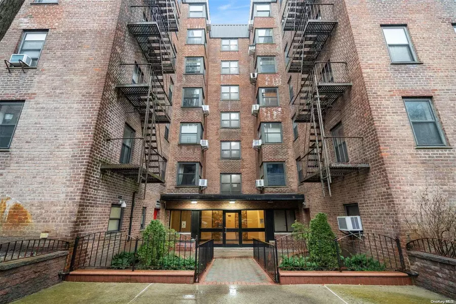 32-20 92 ST #D507, East Elmhurst, NY 11369