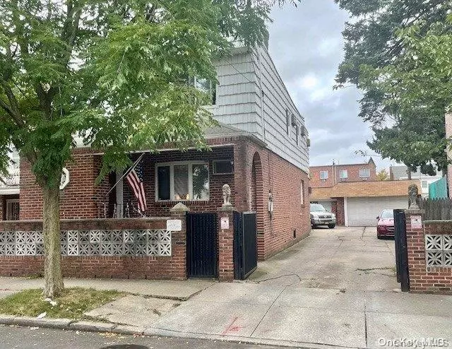 Woodside, NY 11377,50-18 67th ST