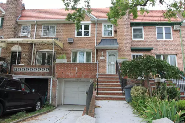 85-27 Eliot AVE, Middle Village, NY 11379