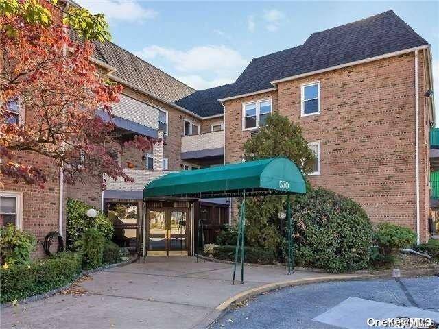 570 Broadway #1 A, Lynbrook, NY 11563