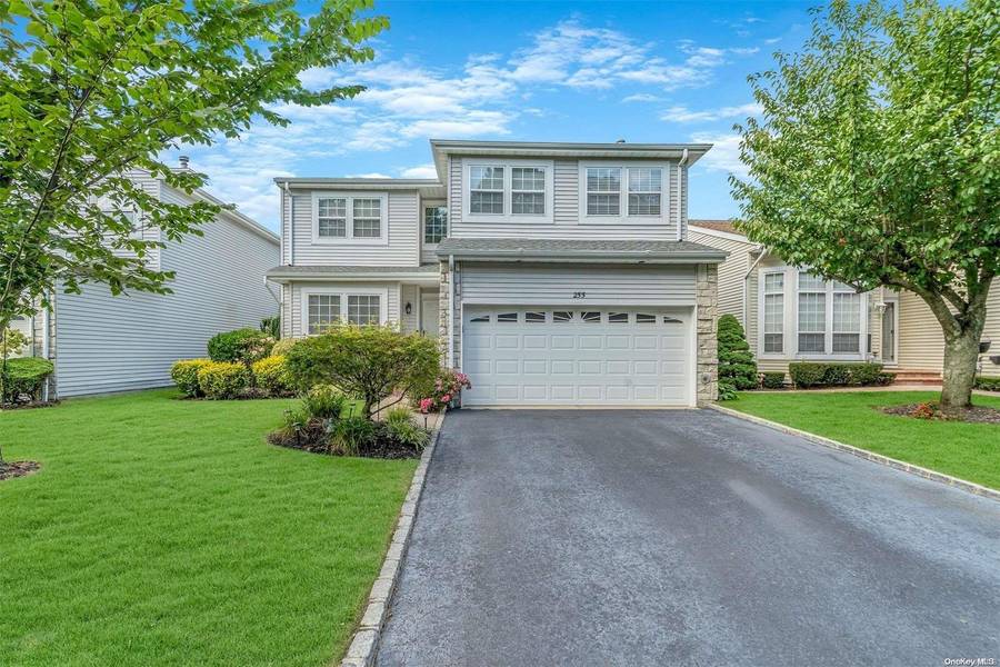 255 Fairfield DR #255, Holbrook, NY 11741