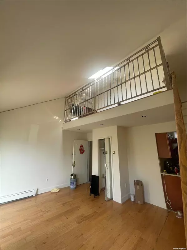 Flushing, NY 11355,132-18 Avery AVE #4D