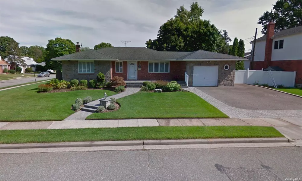 130 Seaman RD, Jericho, NY 11753