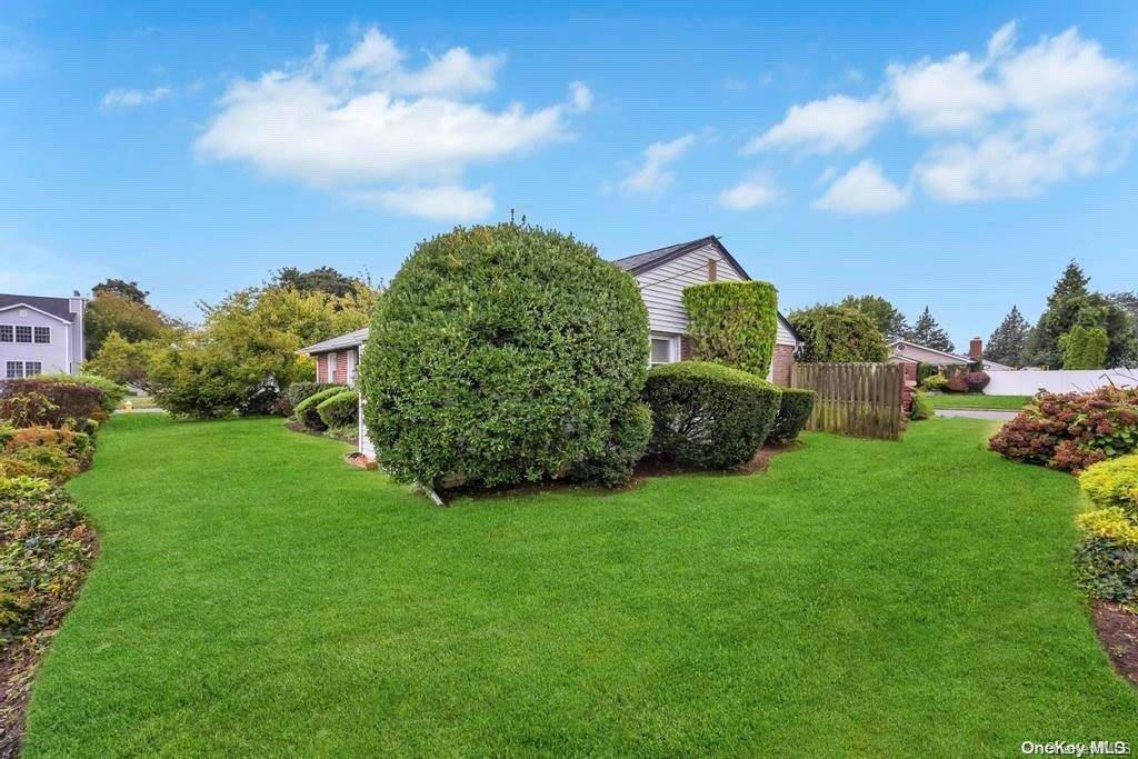 East Meadow, NY 11554,2497 Balsam AVE