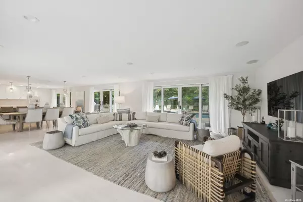 Wainscott, NY 11975,34 West Gate Road