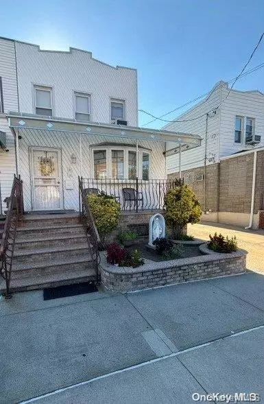 Middle Village, NY 11379,66-18 75th ST