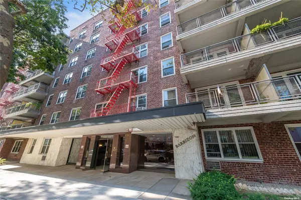 Flushing, NY 11354,142-05 Roosevelt AVE #435