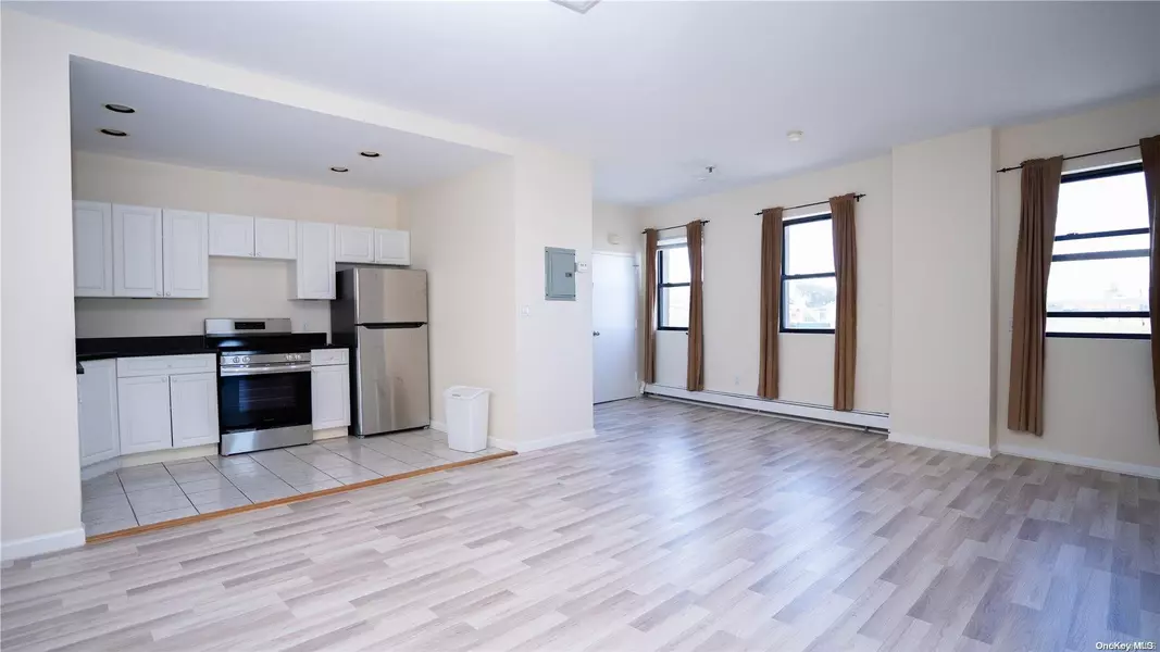 4456 Broadway #2W, Island Park, NY 11558