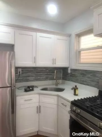 Woodhaven, NY 11421,88-05 91st AVE