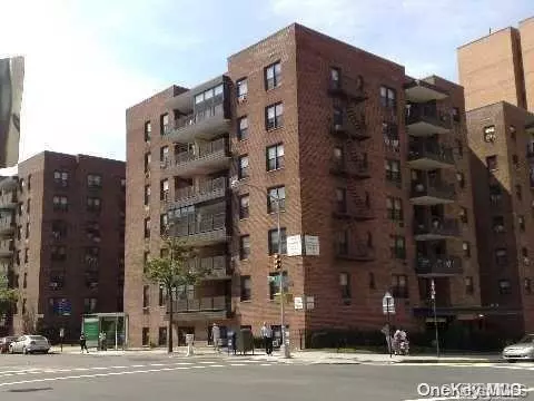 Flushing, NY 11355,138-70 Elder AVE #7E