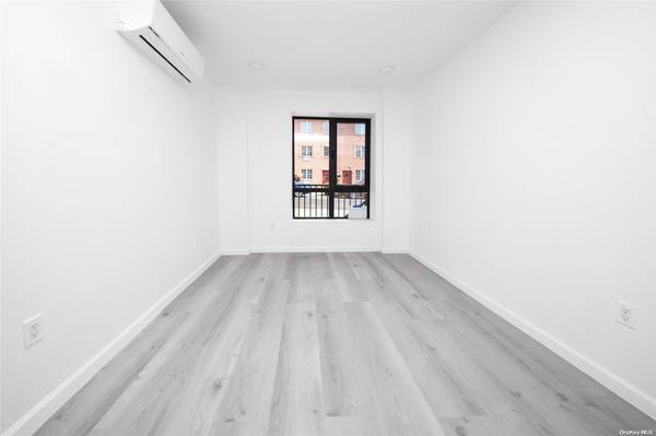 Flushing, NY 11358,42-10 161st ST
