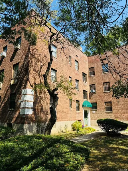 46-25 215th PL #3A, Bayside, NY 11361