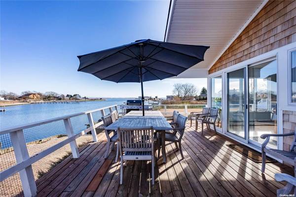 Hampton Bays, NY 11946,27 Nautilus DR