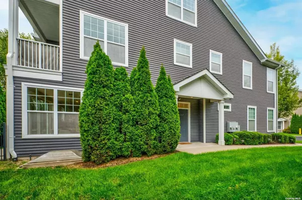 Huntington Station, NY 11746,2607 Townhome WAY #2607