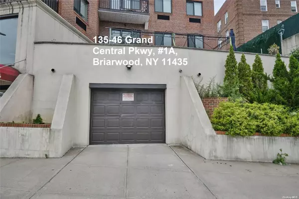 Briarwood, NY 11435,135-46 Grand Central Pkwy #1A