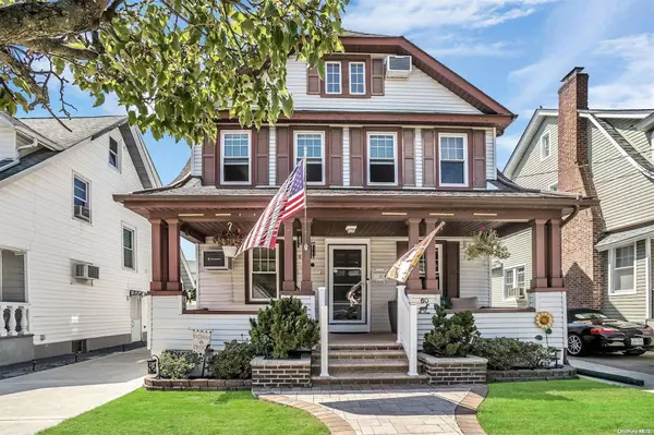 60 Colonial RD, Floral Park, NY 11001