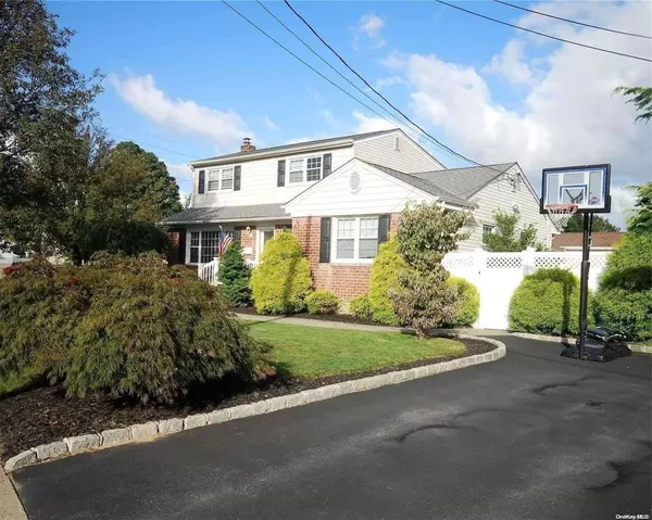 Bethpage, NY 11714,61 N Martin RD