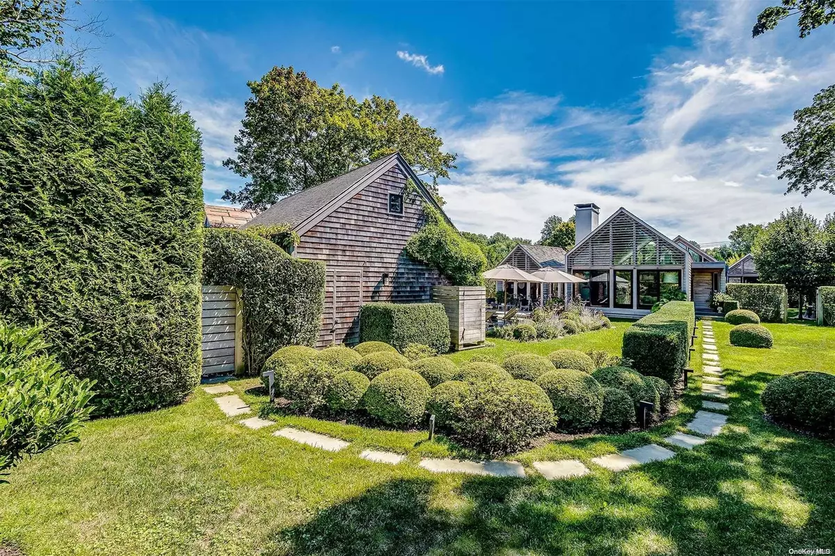 East Hampton, NY 11937,109 Buell LN