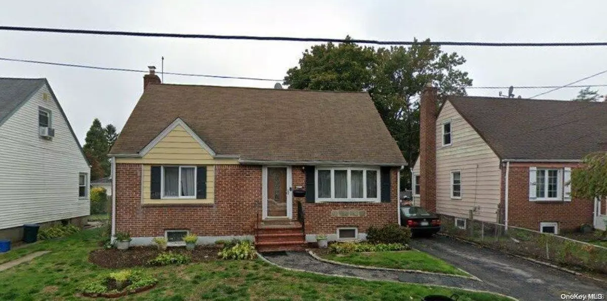 Hempstead, NY 11550,43 Clemente Pl