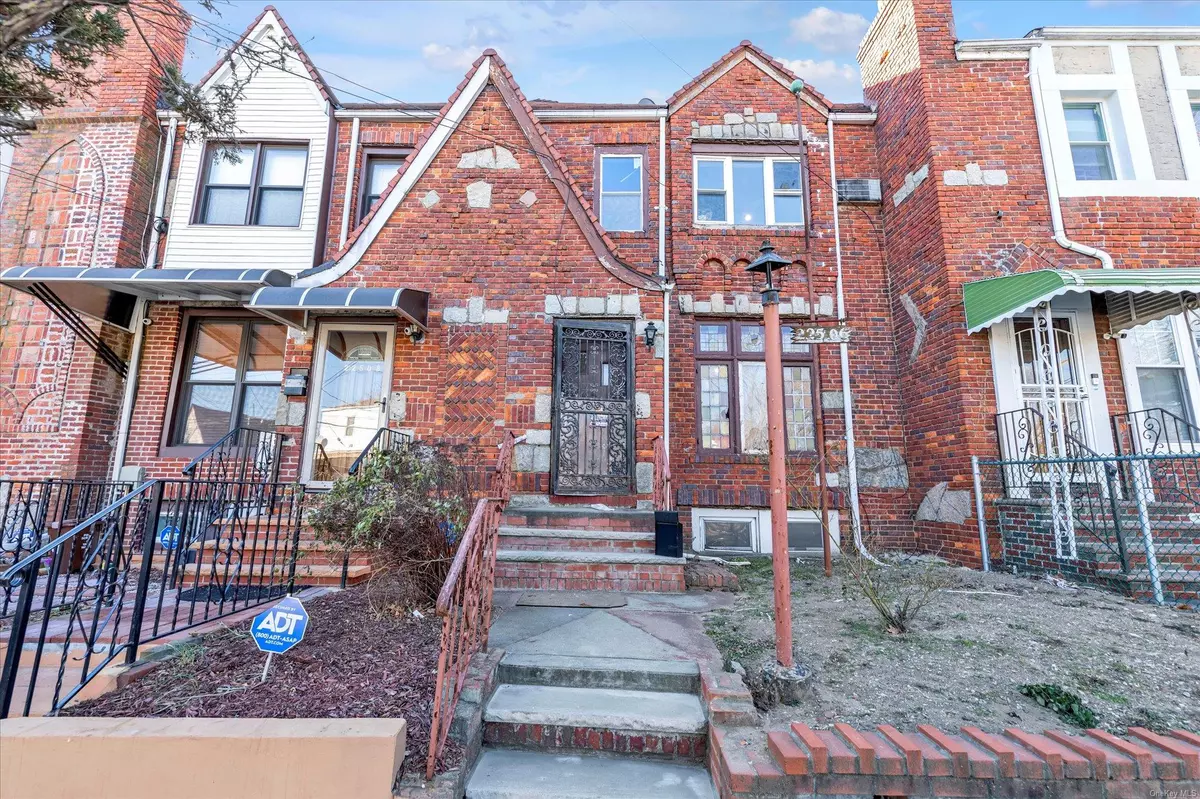 Laurelton, NY 11413,225-06 Mentone AVE