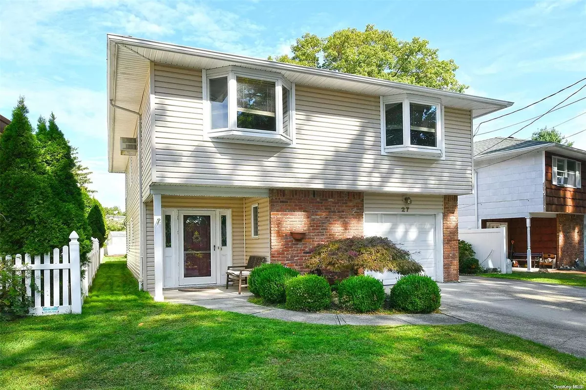 Huntington Station, NY 11746,27 Horton DR