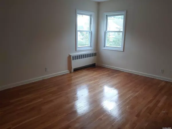 Queens Village, NY 11427,86-72 Musket ST #2