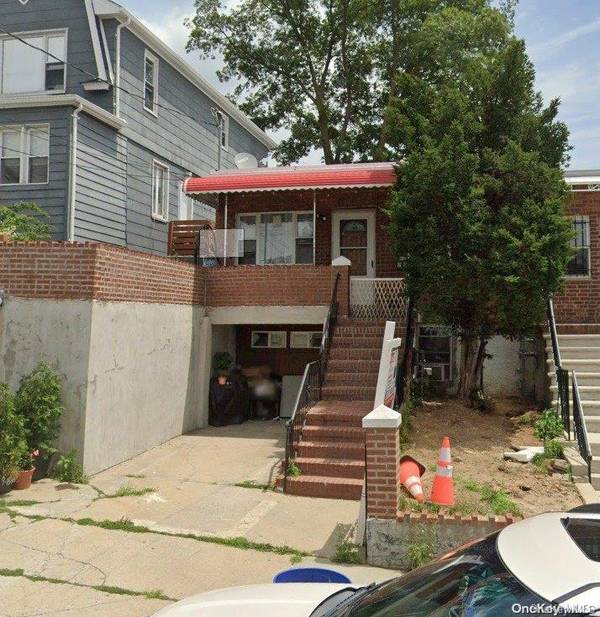 903 127th ST, College Point, NY 11356