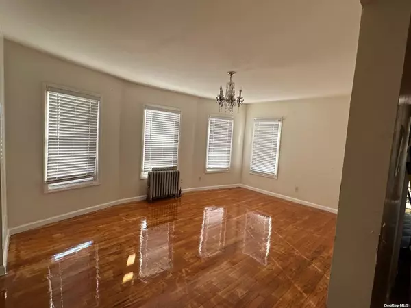 Queens Village, NY 11429,215-16 111th AVE