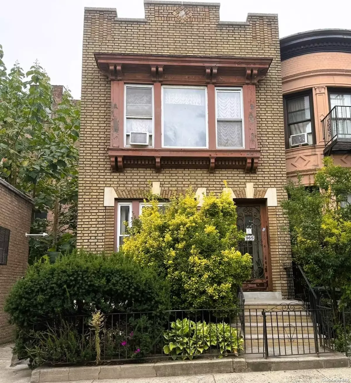 Brooklyn, NY 11213,965 Lincoln PL