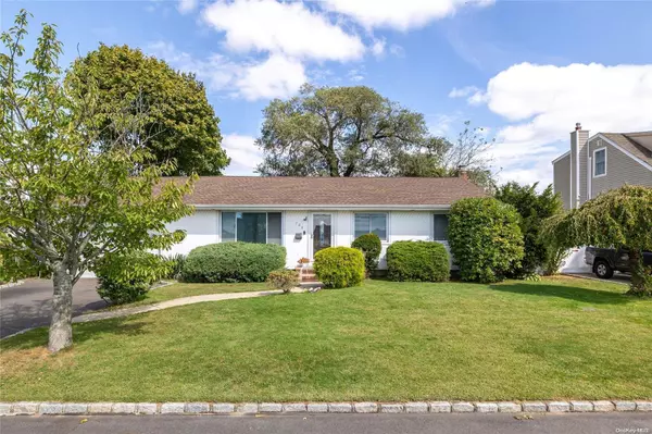 Lindenhurst, NY 11757,708 S 6th ST