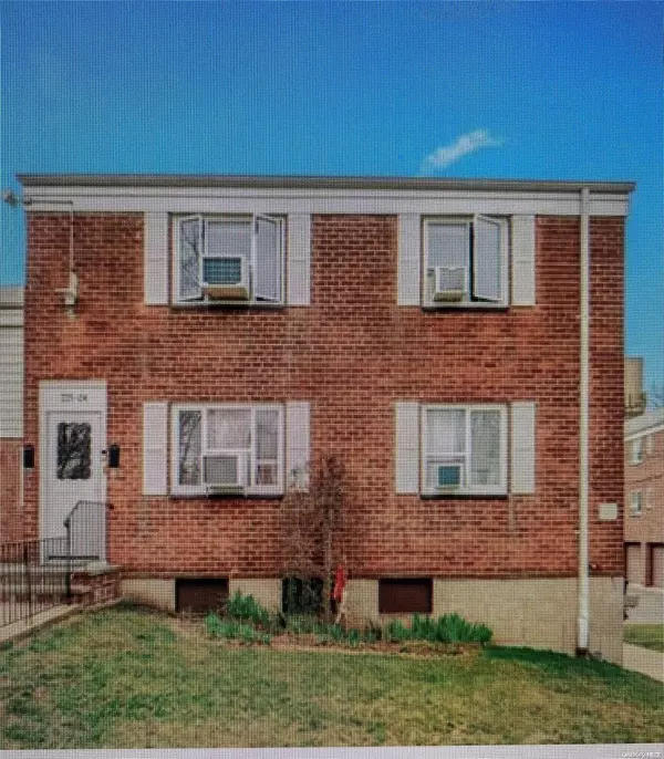 225-04 88 AVE #38-2,  Queens Village,  NY 11427