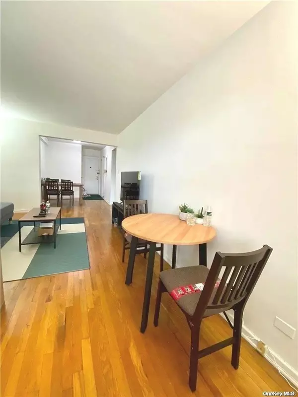 Rego Park, NY 11374,85-04 63rd DR #1F1